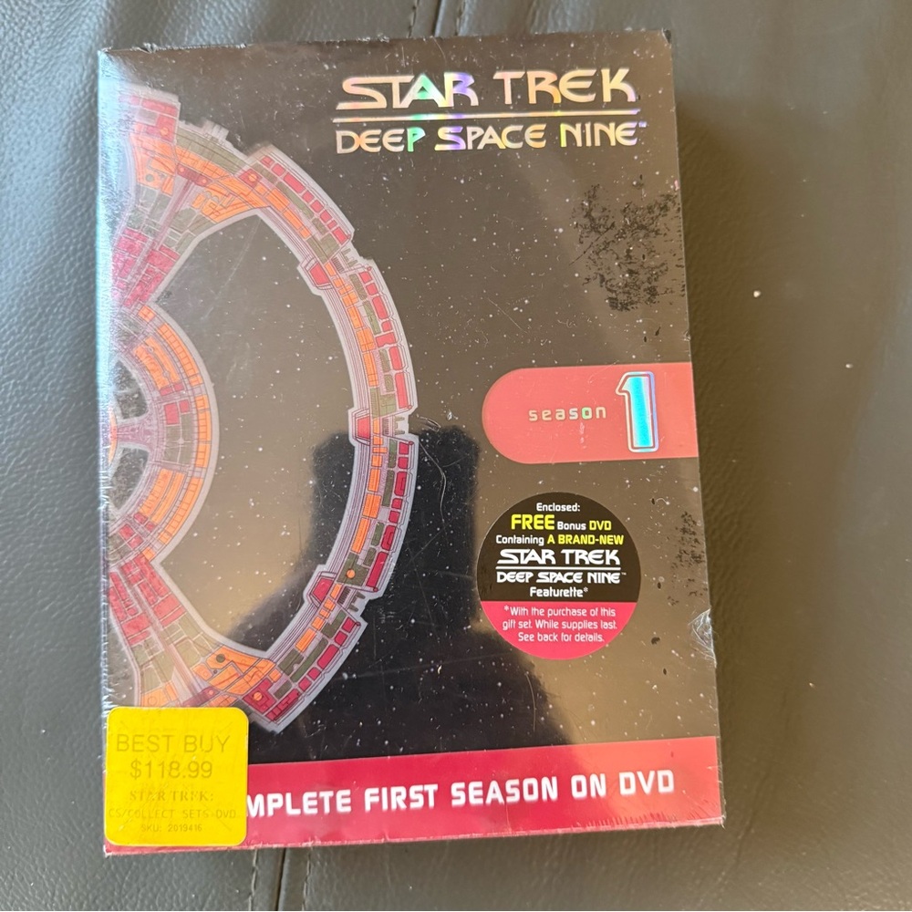 Star Trek Deep Space Nine Season 1 DVD - Black and Red